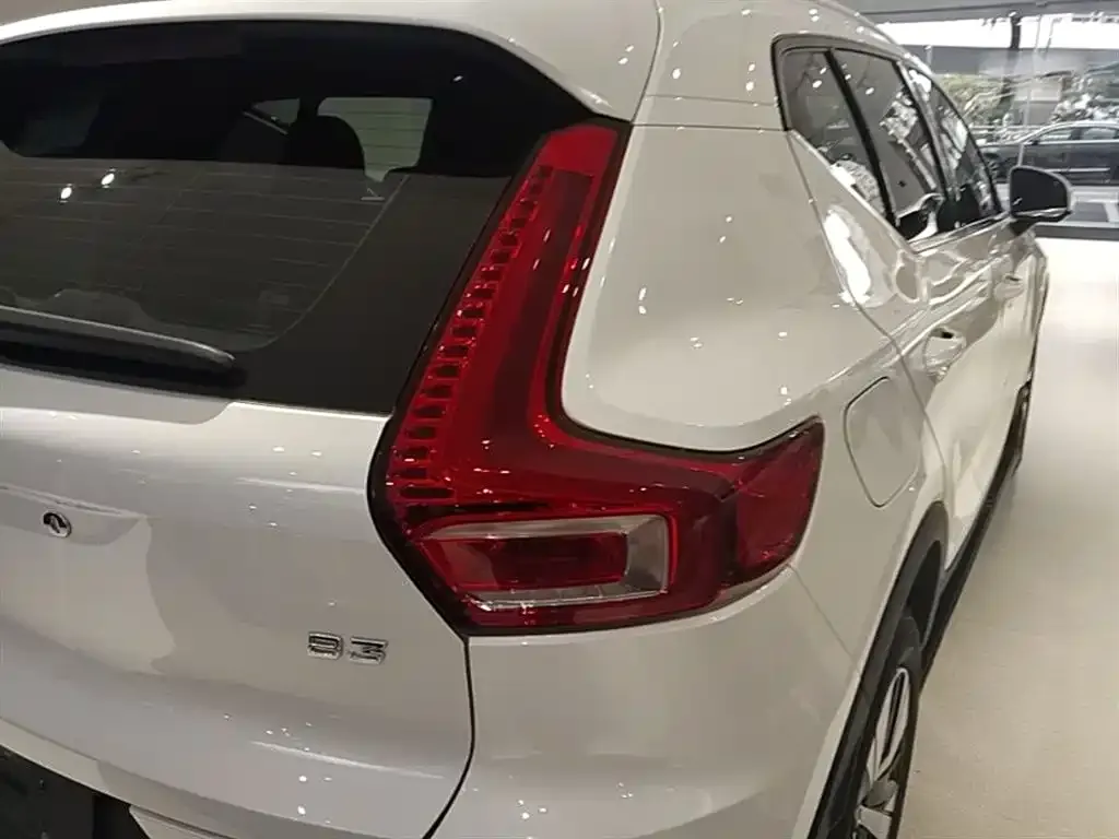 Volvo XC40 2023 из CN, фото 9