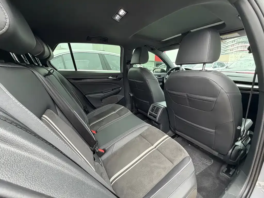 Volkswagen Golf 2021 из CN, фото 6