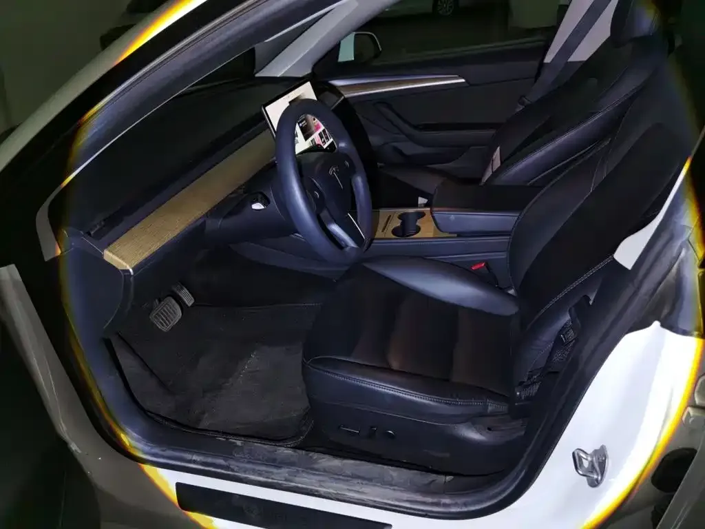 Tesla Model 3 — фото 10