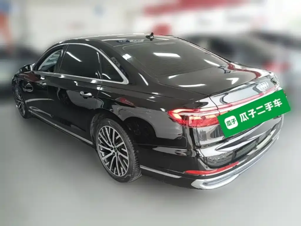 Audi A8 — фото 5