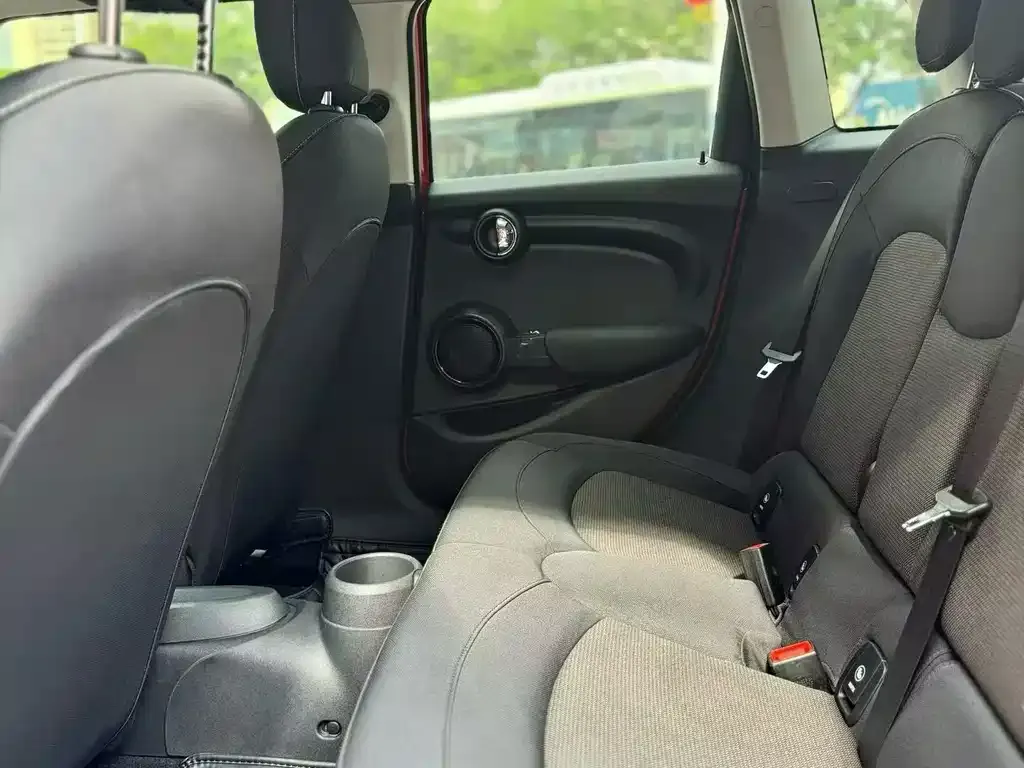 MINI Cooper (3-door) 2023 из CN, фото 3
