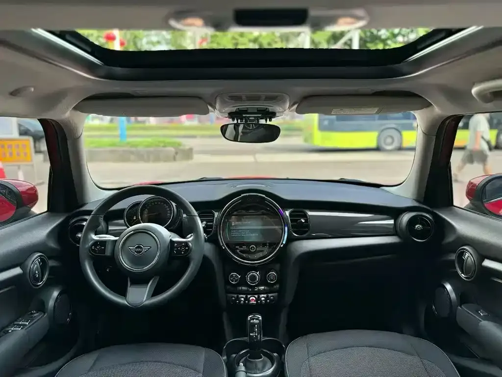 MINI Cooper (3-door) 2023 из CN, фото 10