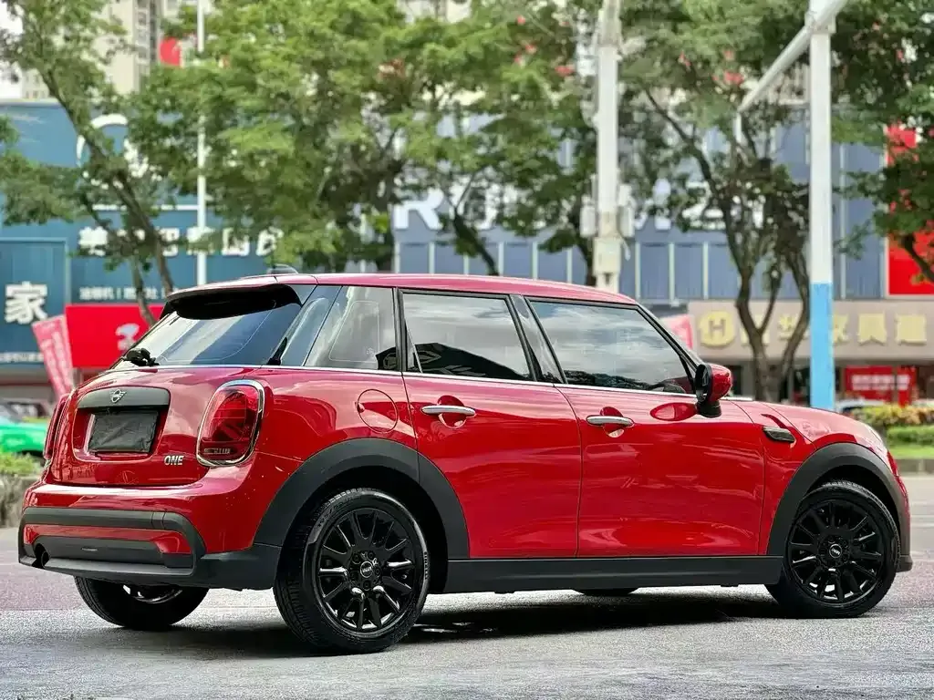 MINI Cooper (3-door) 2023 из CN, фото 9