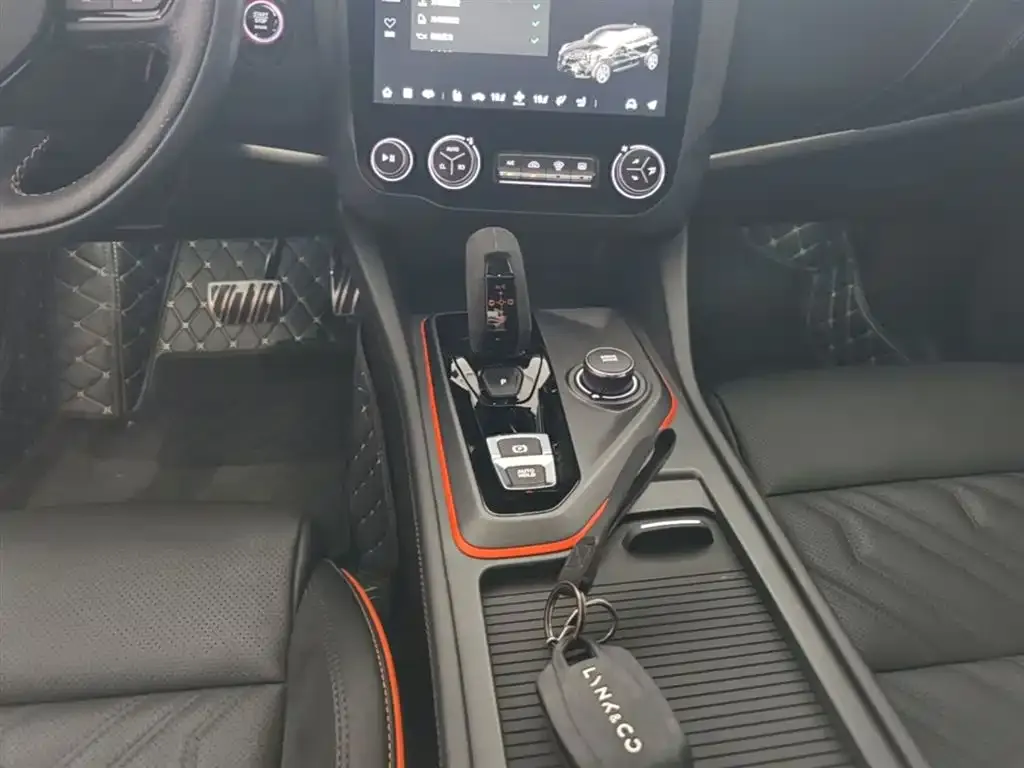 Lynk & Co 02 Hatchback 2023 из CN, фото 8