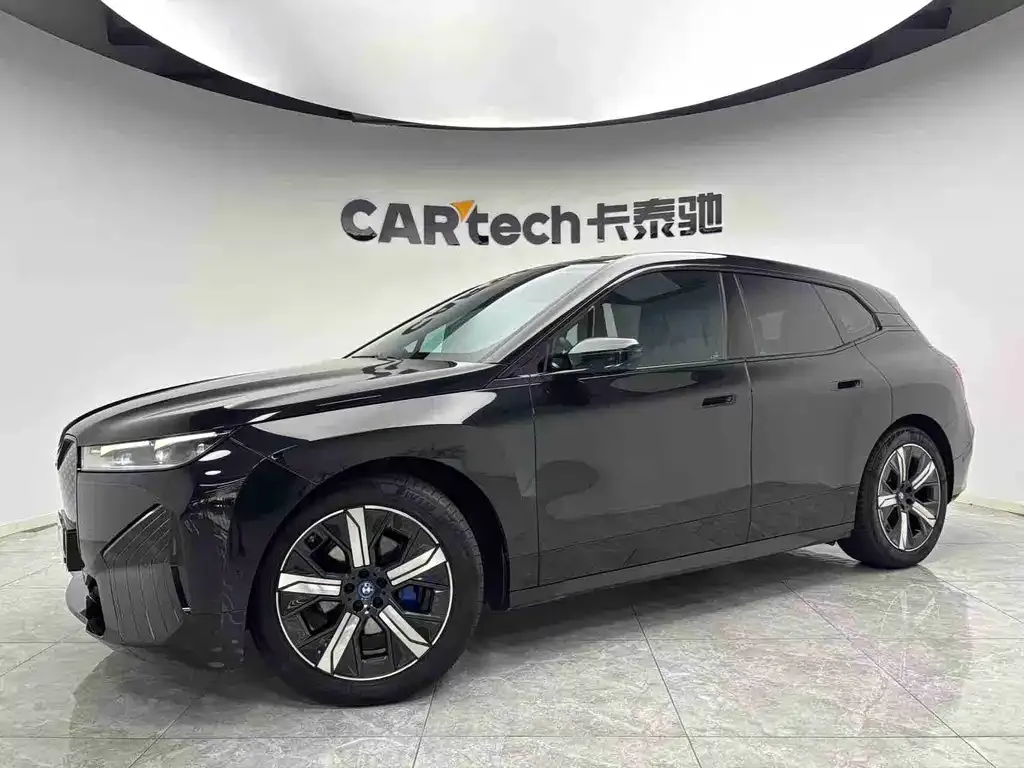 BMW iX