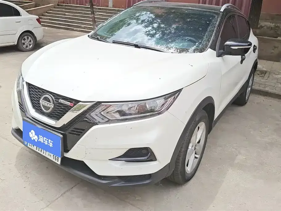 Nissan Qashqai — фото 1