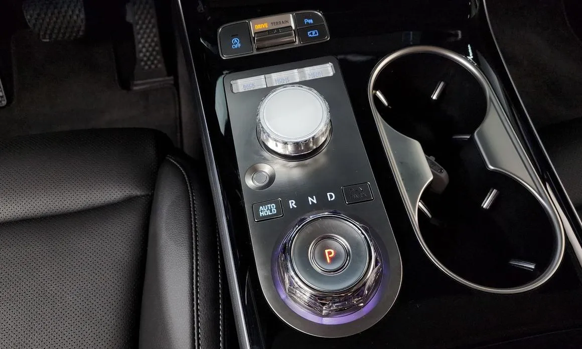 Genesis GV70 — фото 10