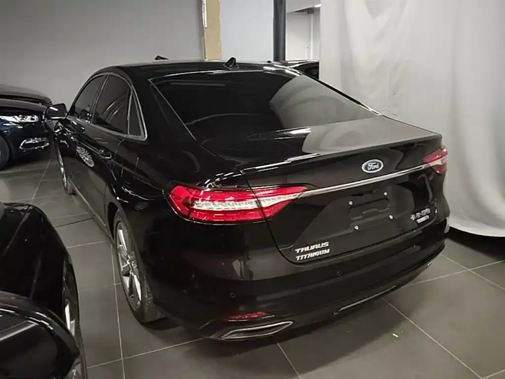Ford Taurus 2022 из CN, фото 6