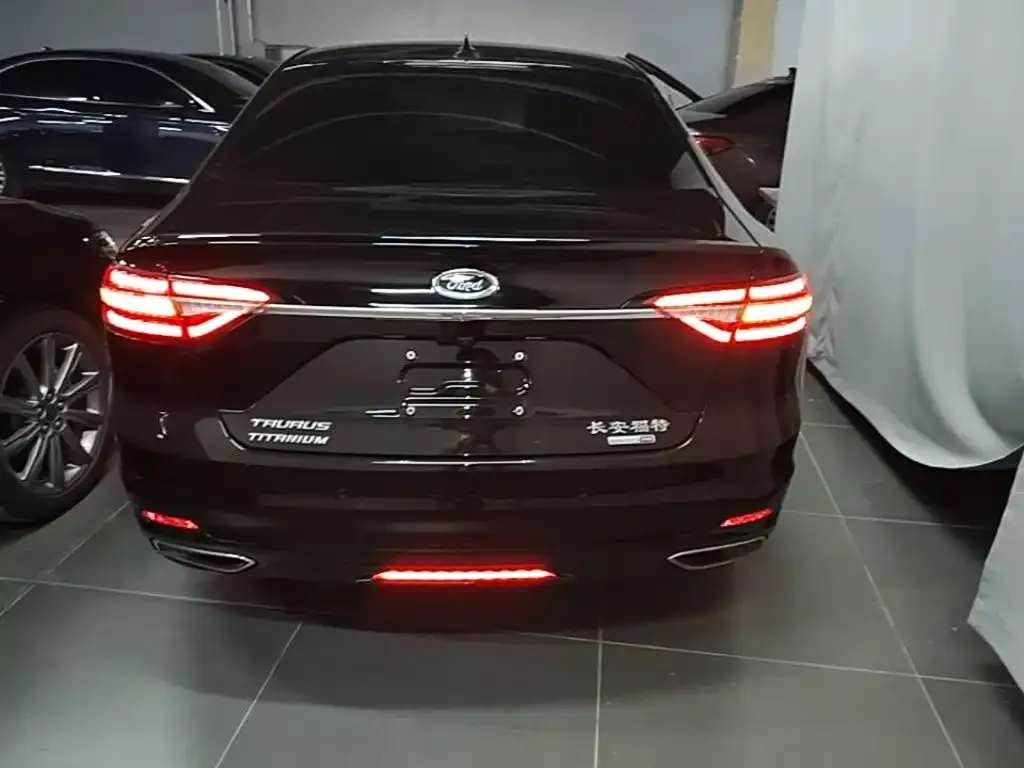 Ford Taurus 2022 из CN, фото 3