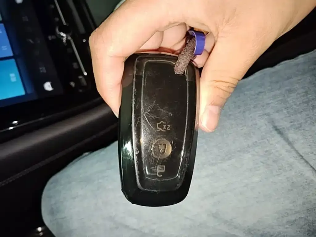 Ford Taurus 2022 из CN, фото 8