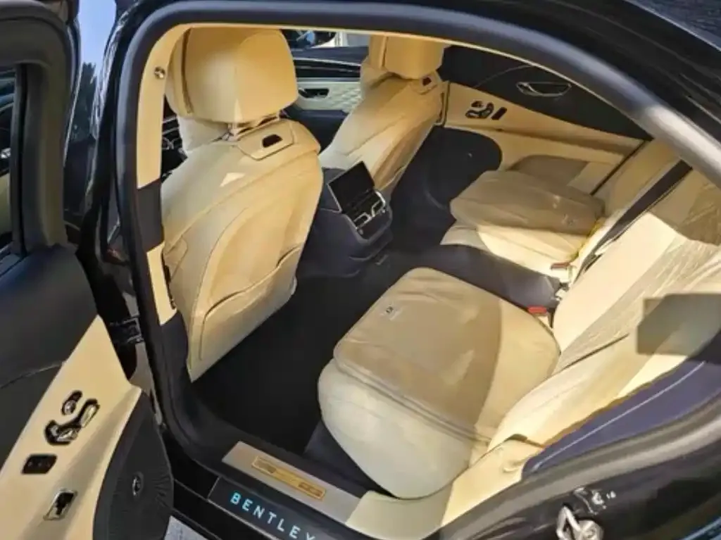 Bentley Flying Spur — фото 3