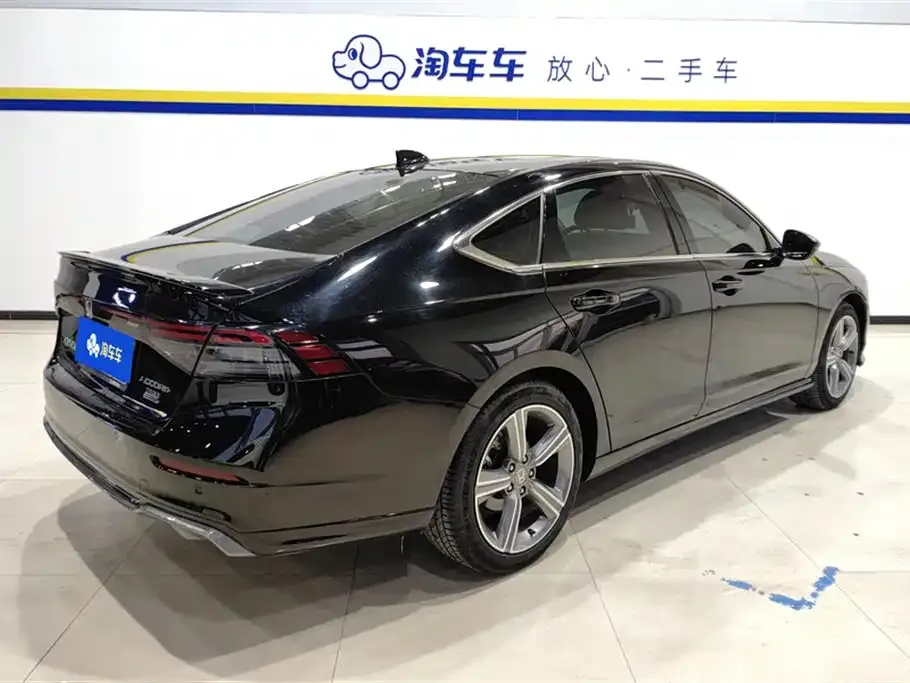 Honda Accord — фото 10
