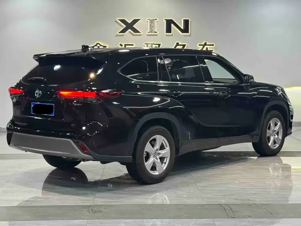 Toyota Highlander — фото 7