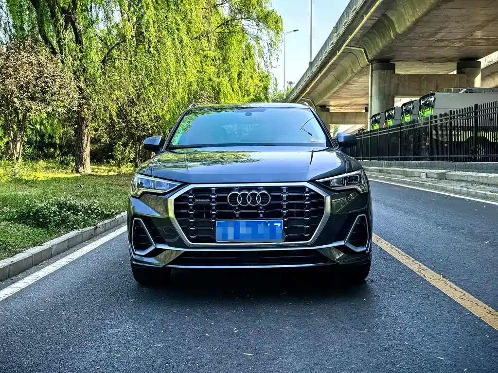 Audi Q3 — фото 10