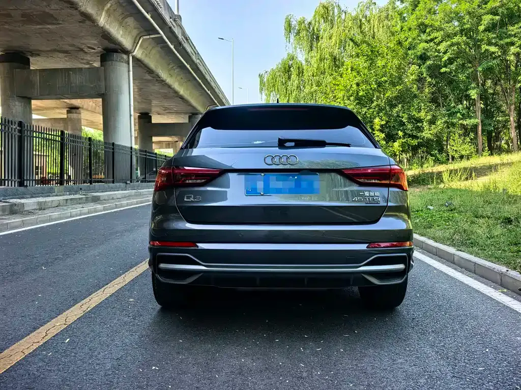 Audi Q3 — фото 7