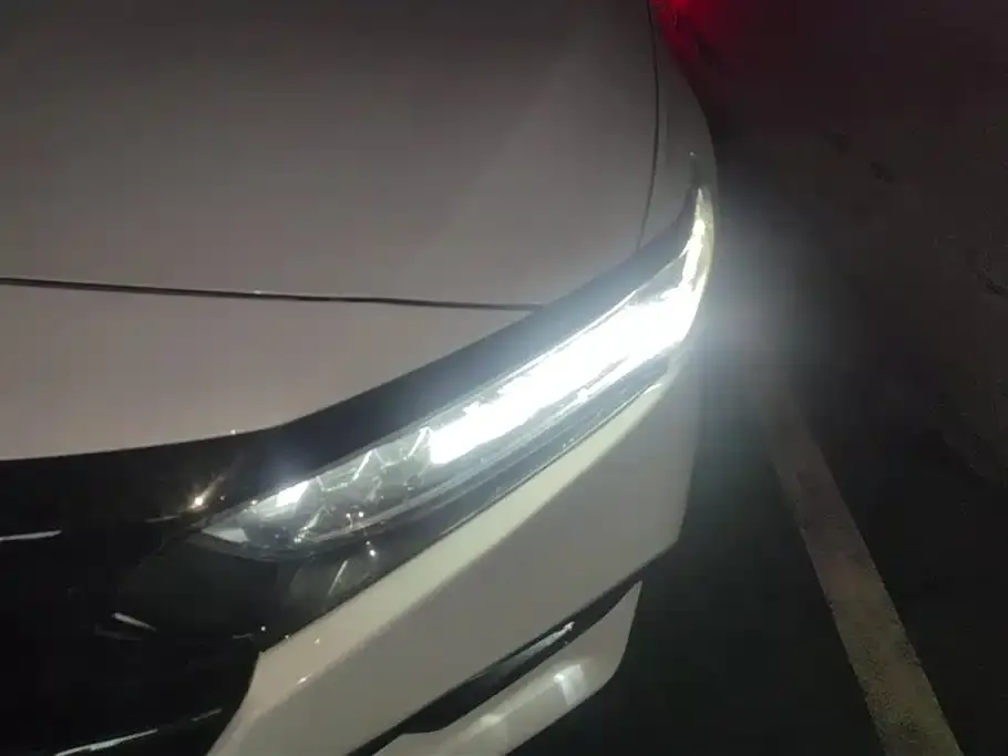 Honda Accord — фото 10