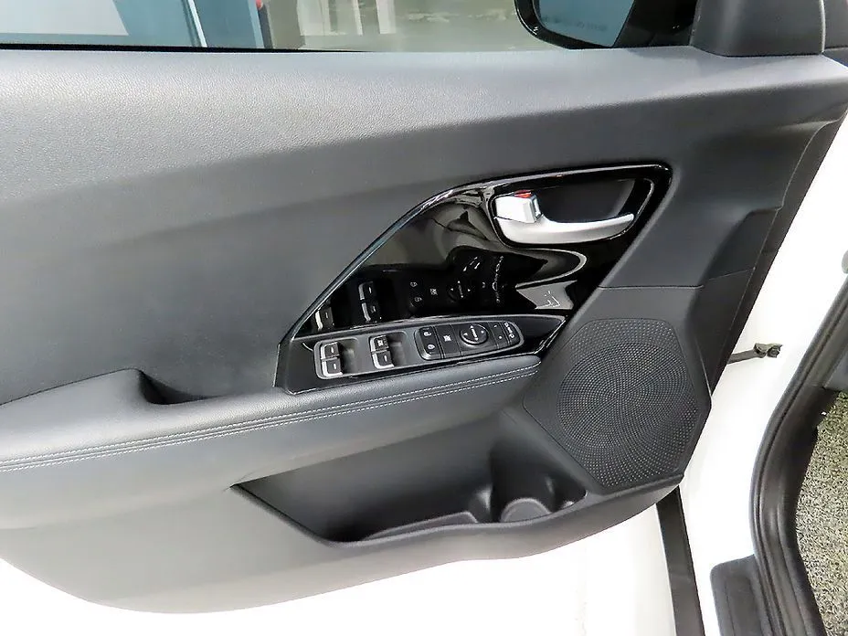 Kia Niro — фото 10