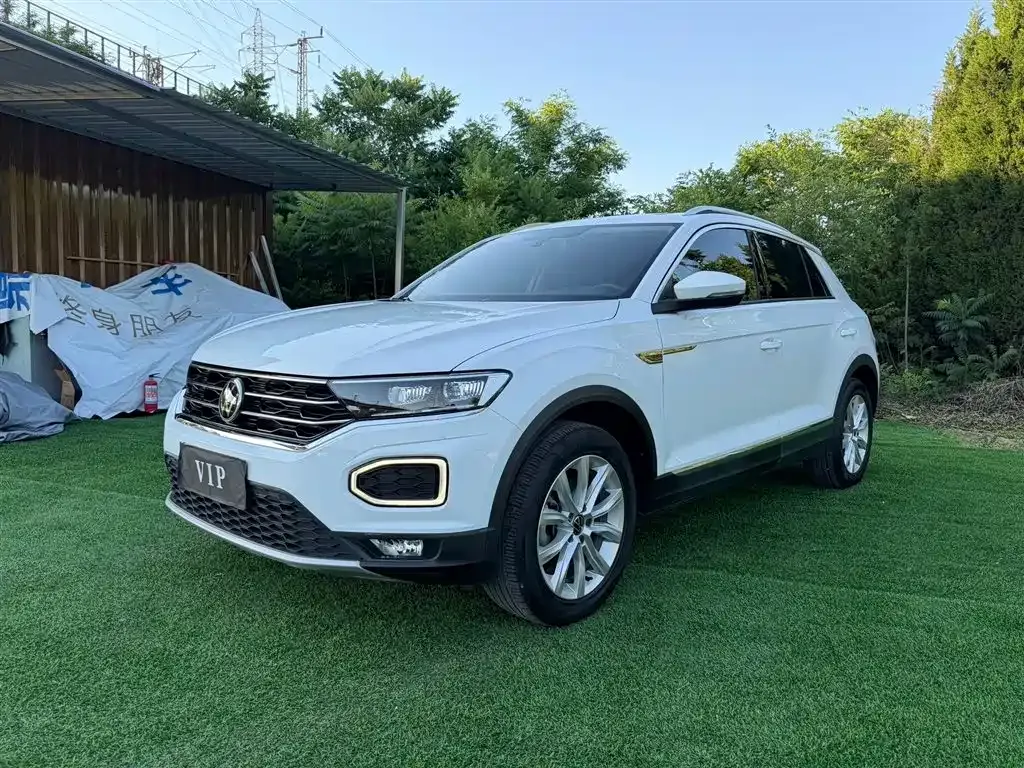 Volkswagen T-Roc — фото 1