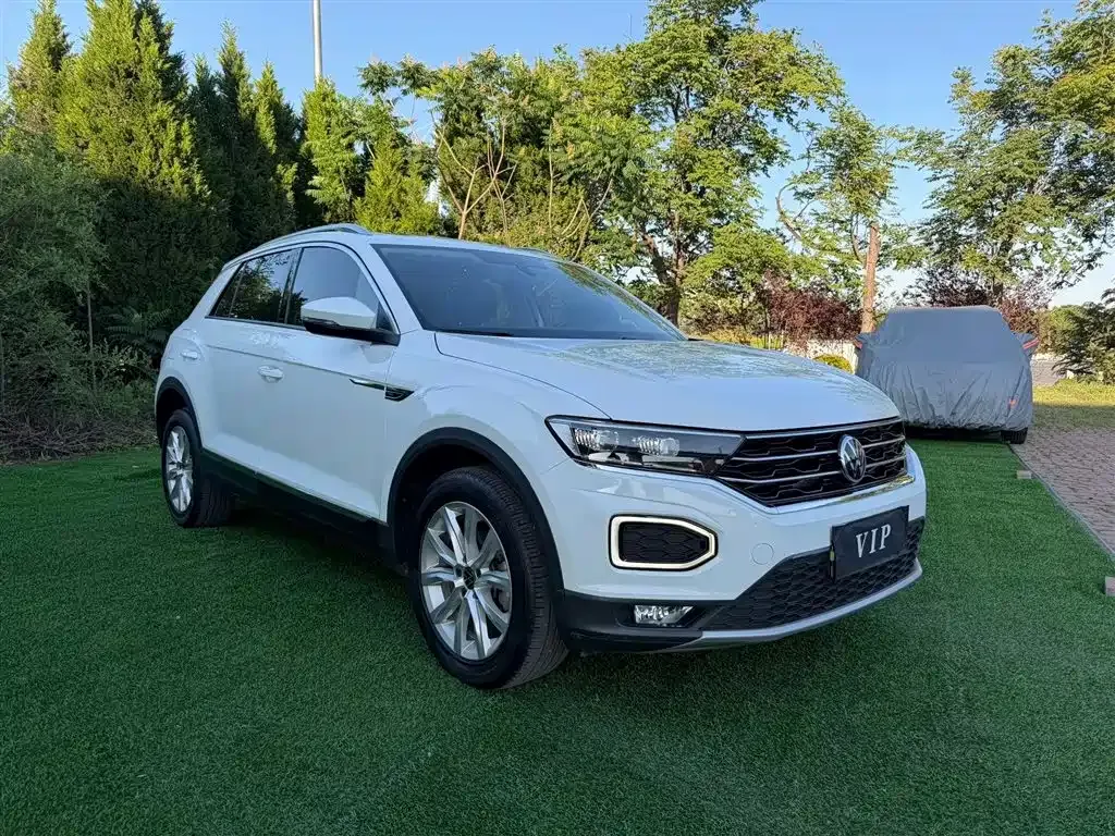 Volkswagen T-Roc — фото 10