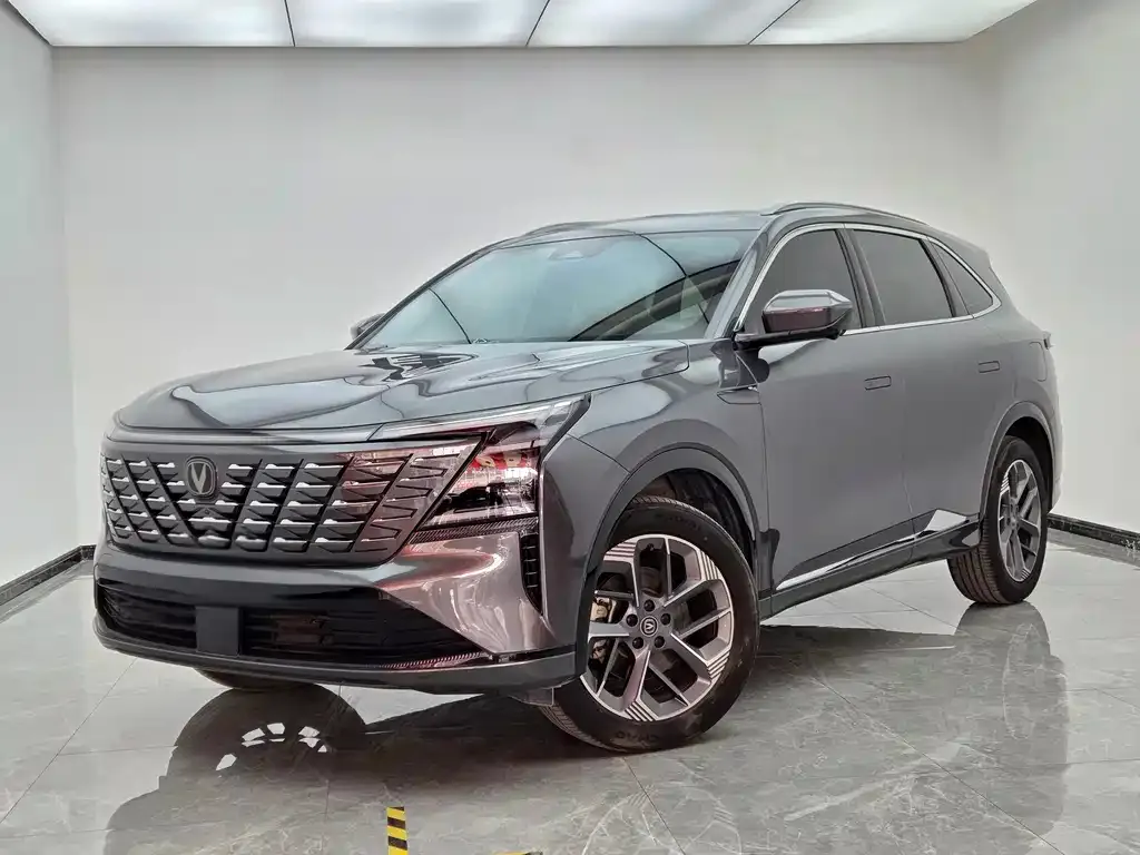 Changan CS75PLUS — фото 1