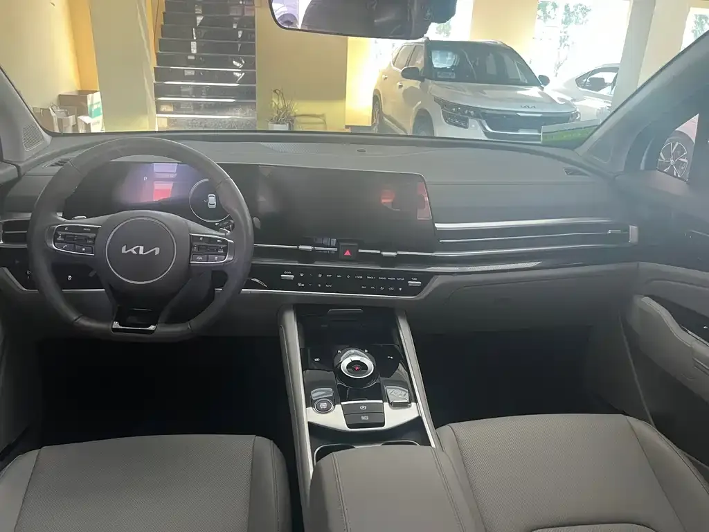 Kia Sportage — фото 8