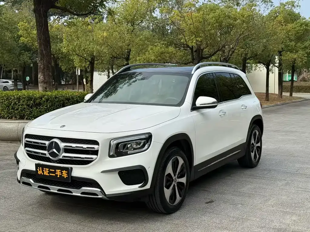 Mercedes-Benz GLB — фото 1
