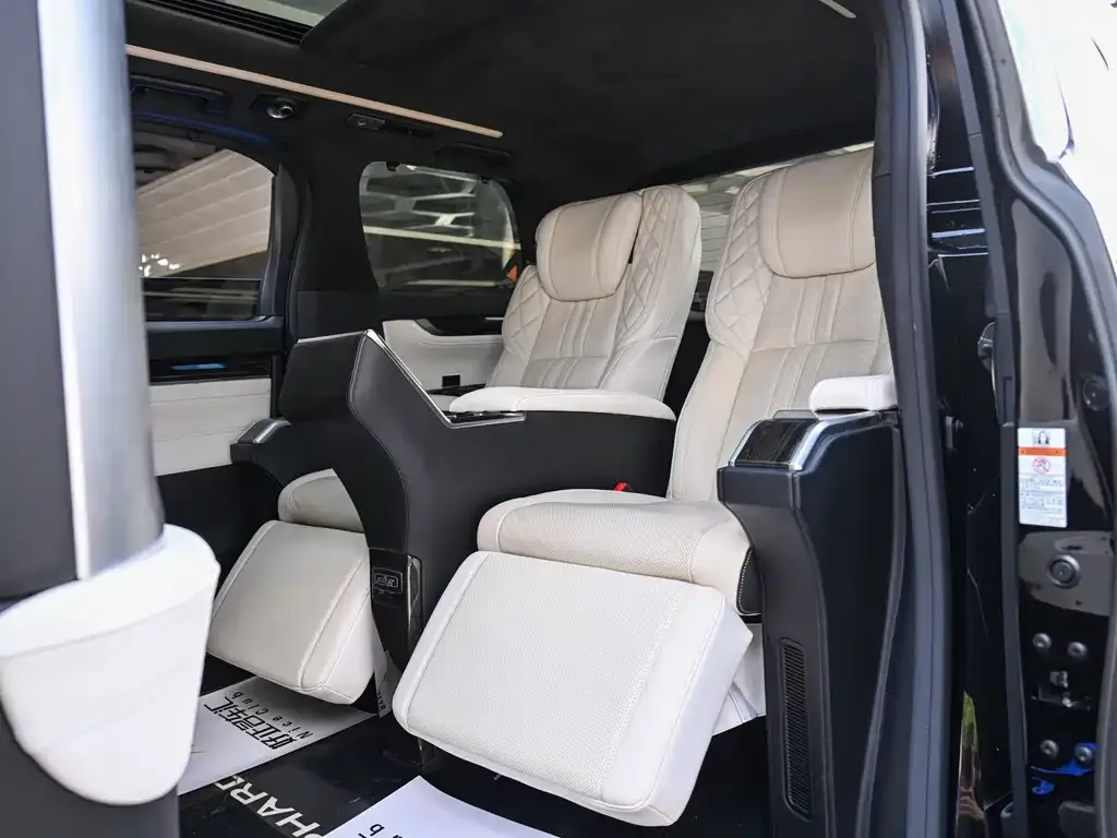 Toyota Alphard — фото 7