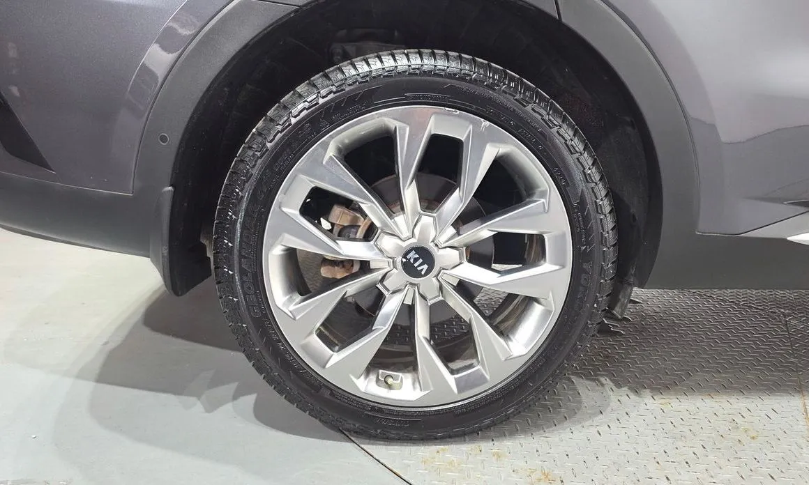 Kia Sorento — фото 9