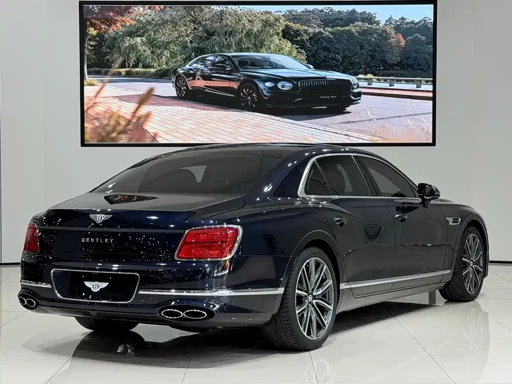 Bentley Flying Spur — фото 6