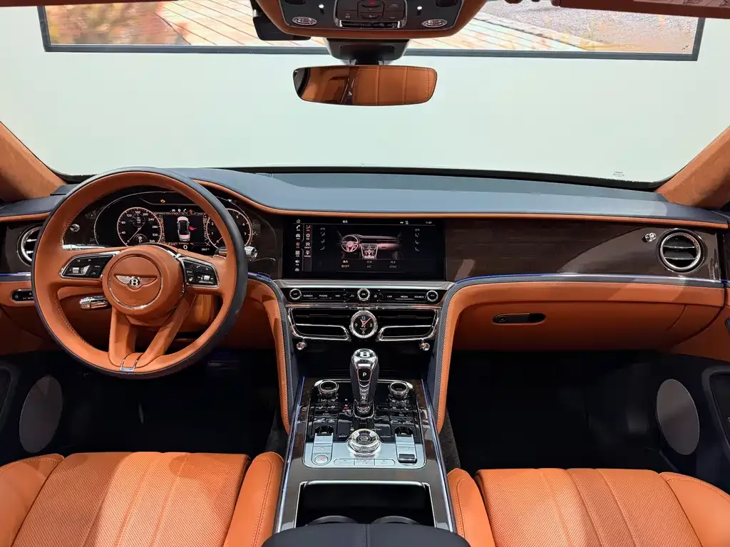 Bentley Flying Spur — фото 3