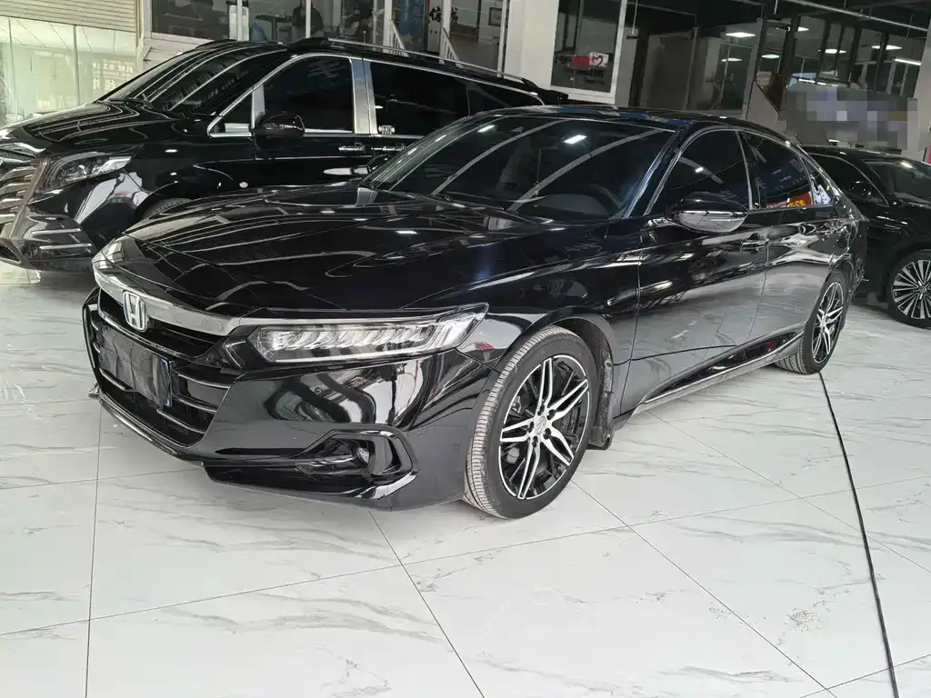 Honda Accord — фото 1
