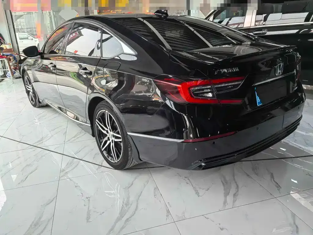 Honda Accord — фото 6