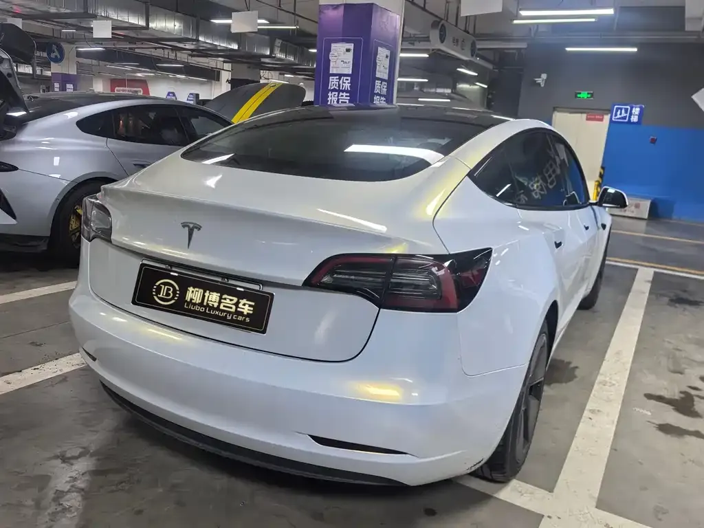 Tesla Model 3 — фото 5