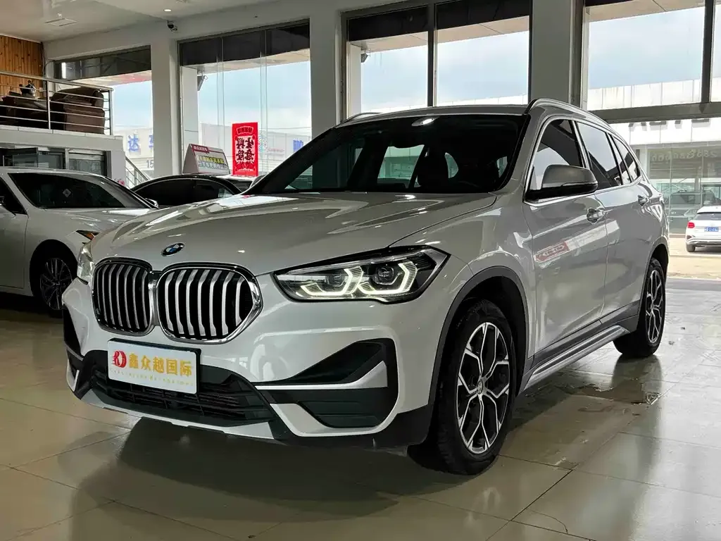 BMW X1 — фото 1
