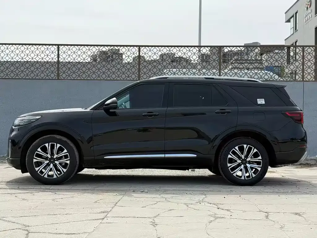 Ford Explorer — фото 10