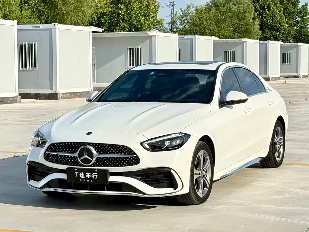 Mercedes-Benz C-Class — фото 1