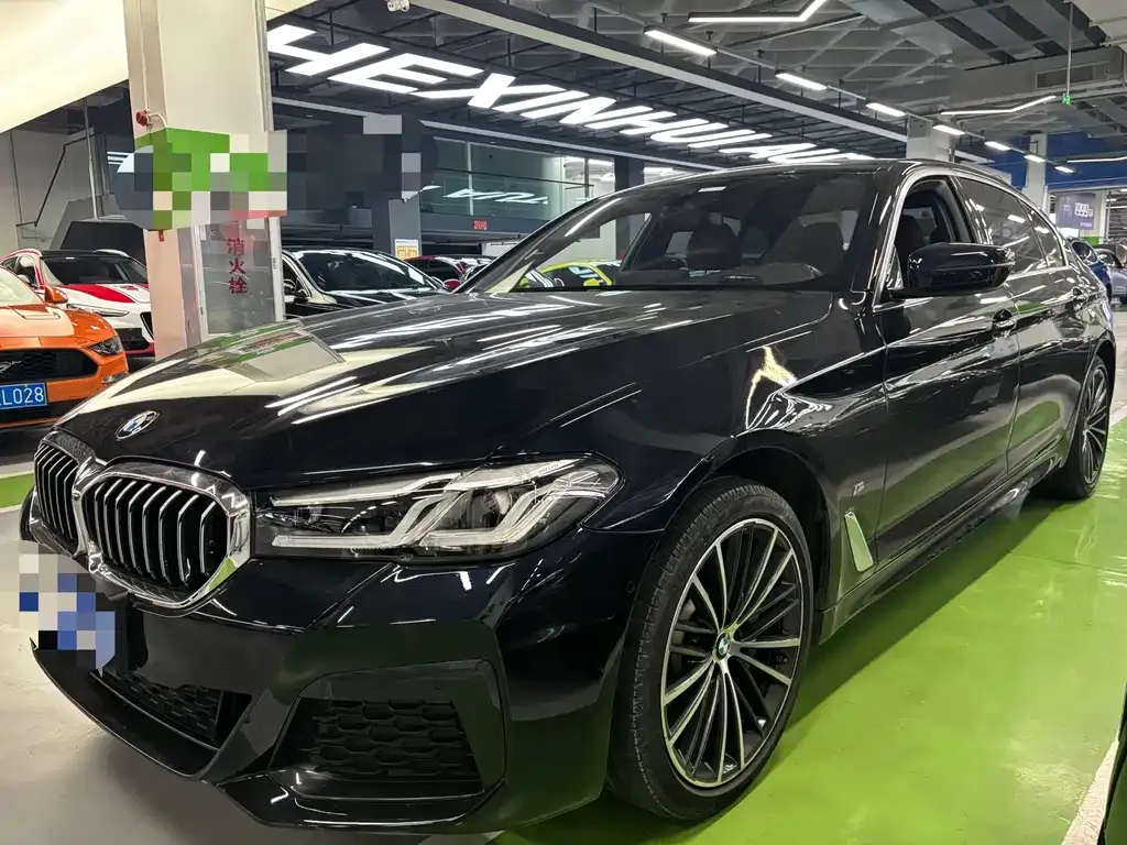 BMW 5 Series — фото 1