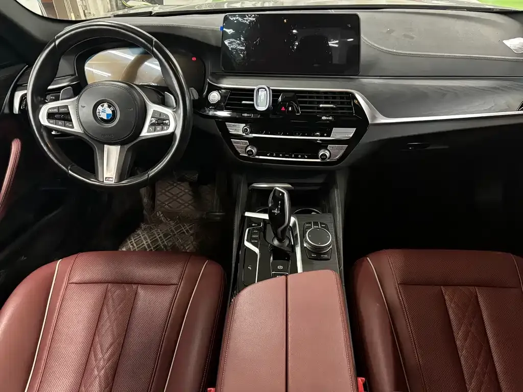 BMW 5 Series — фото 8
