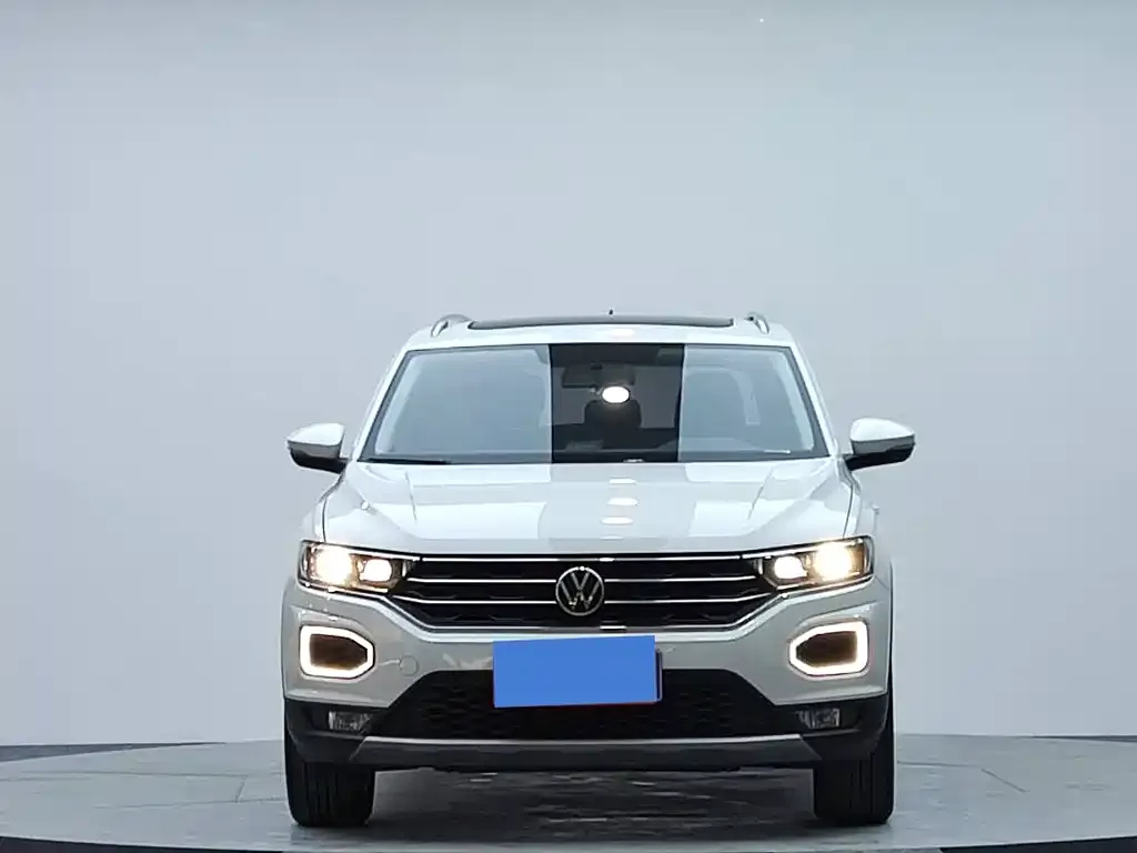 Volkswagen T-Roc — фото 6