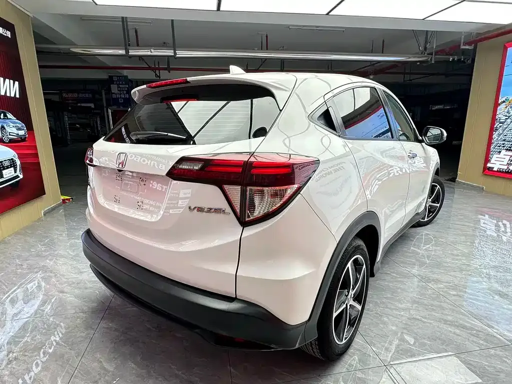 Honda Vezel — фото 9