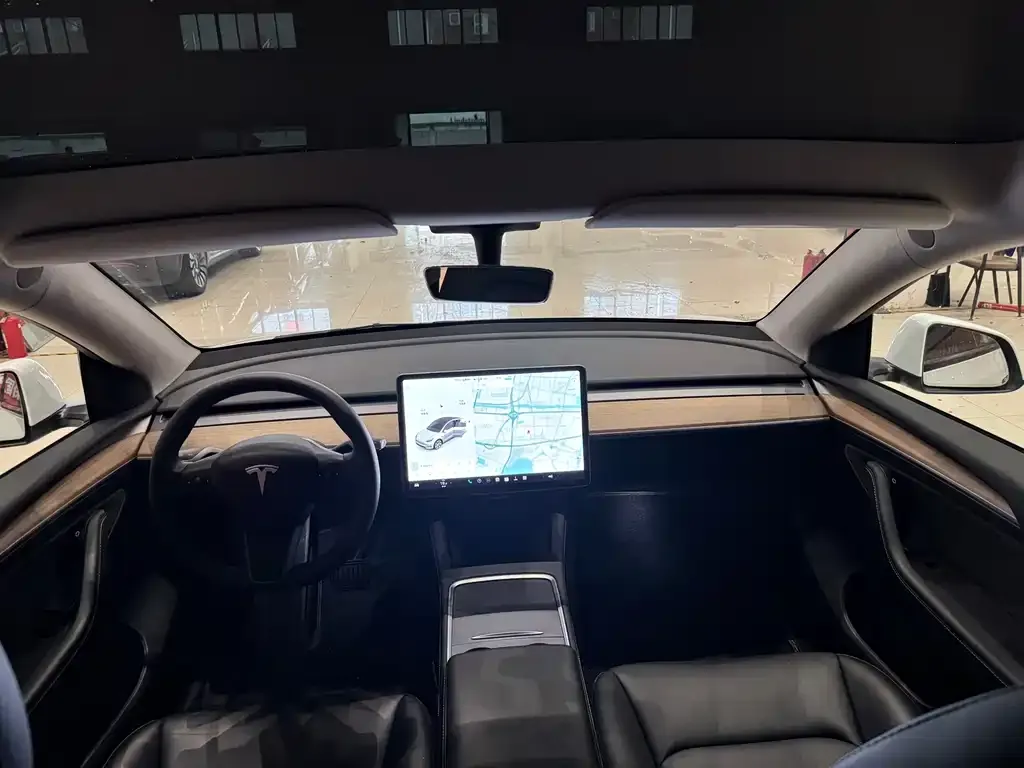 Tesla Model Y — фото 4