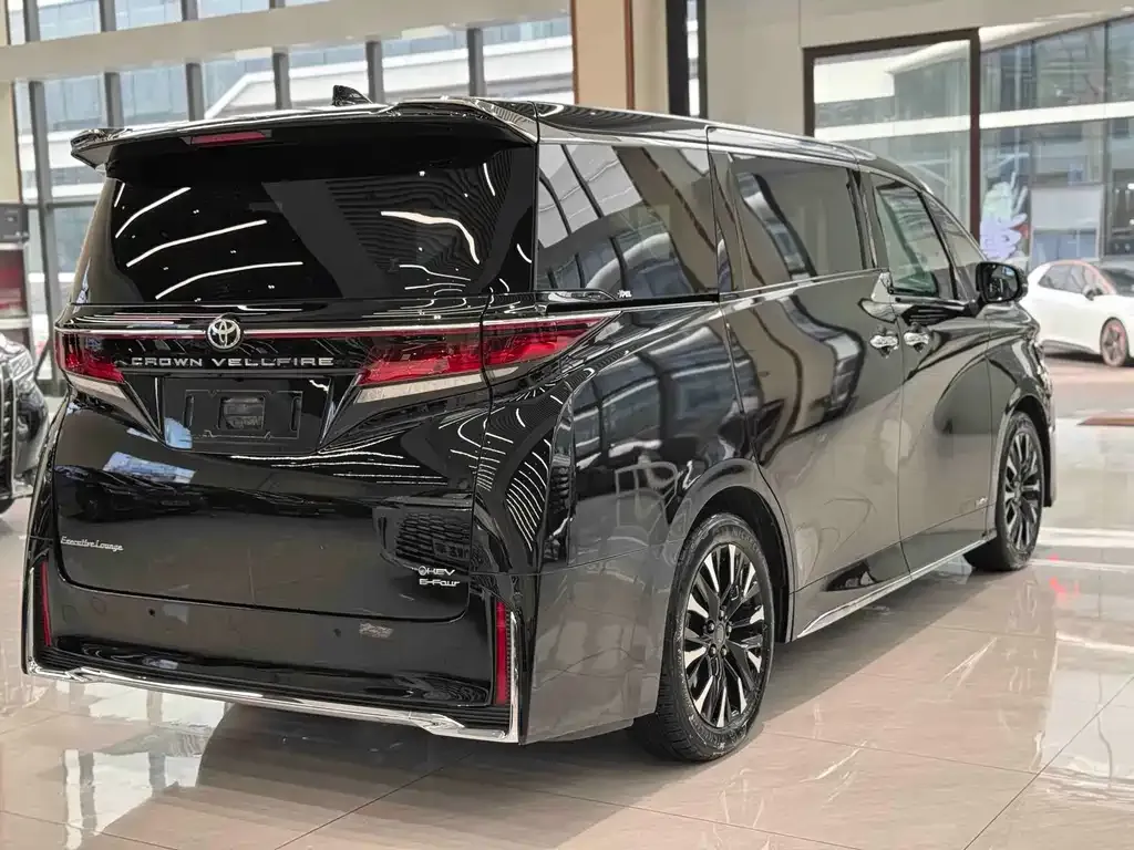 Toyota Vellfire — фото 4