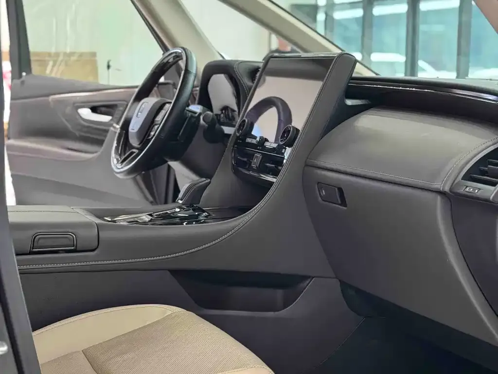 Toyota Vellfire — фото 5