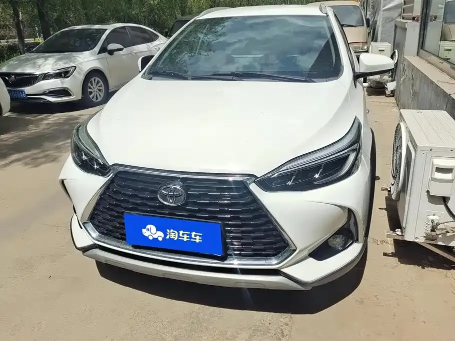 Toyota Yaris L