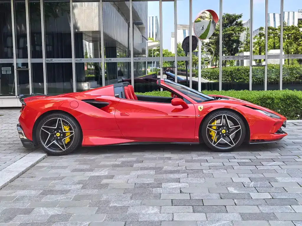 Ferrari F8 — фото 7