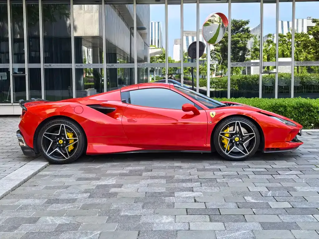 Ferrari F8 — фото 2