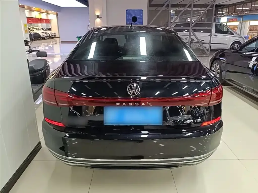 Volkswagen Passat — фото 8