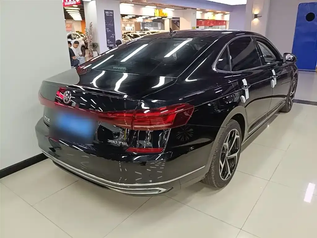 Volkswagen Passat — фото 5