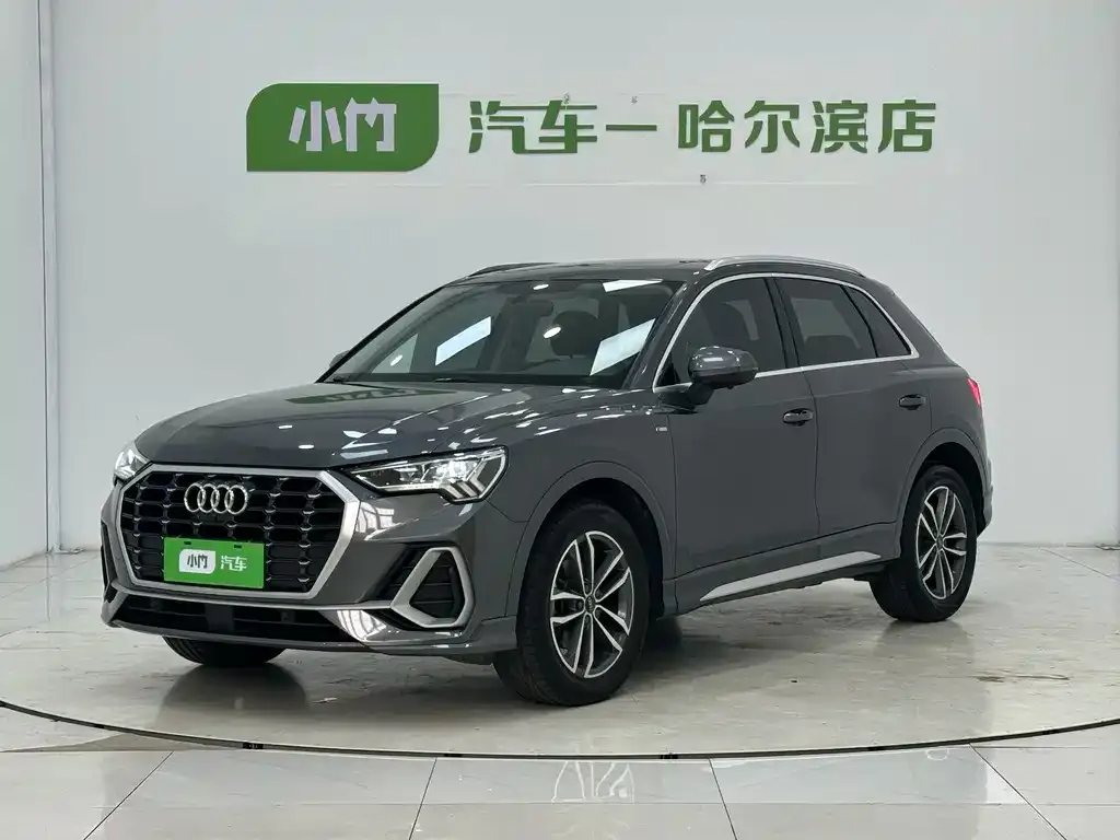 Audi Q3 — фото 1