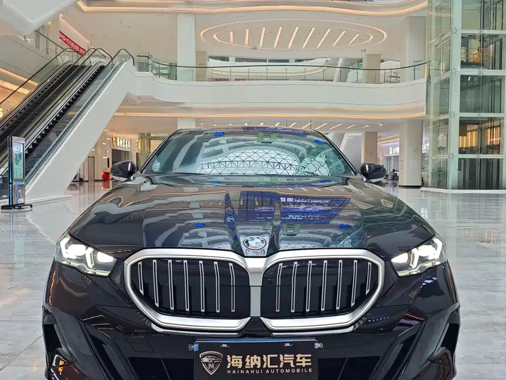 BMW 5 Series — фото 10